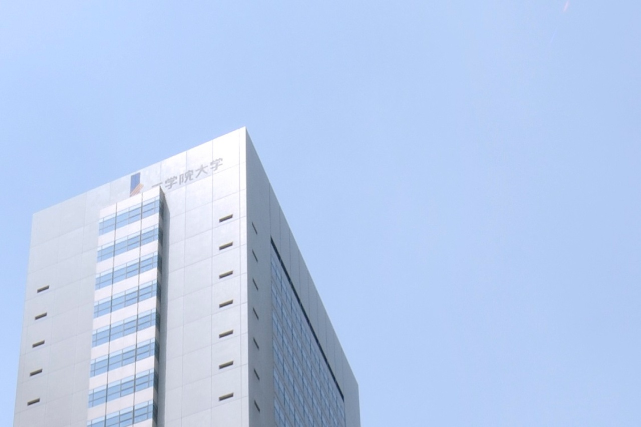 地上28階立て高さ130ｍの新宿キャンパスをドローンで外壁調査します
