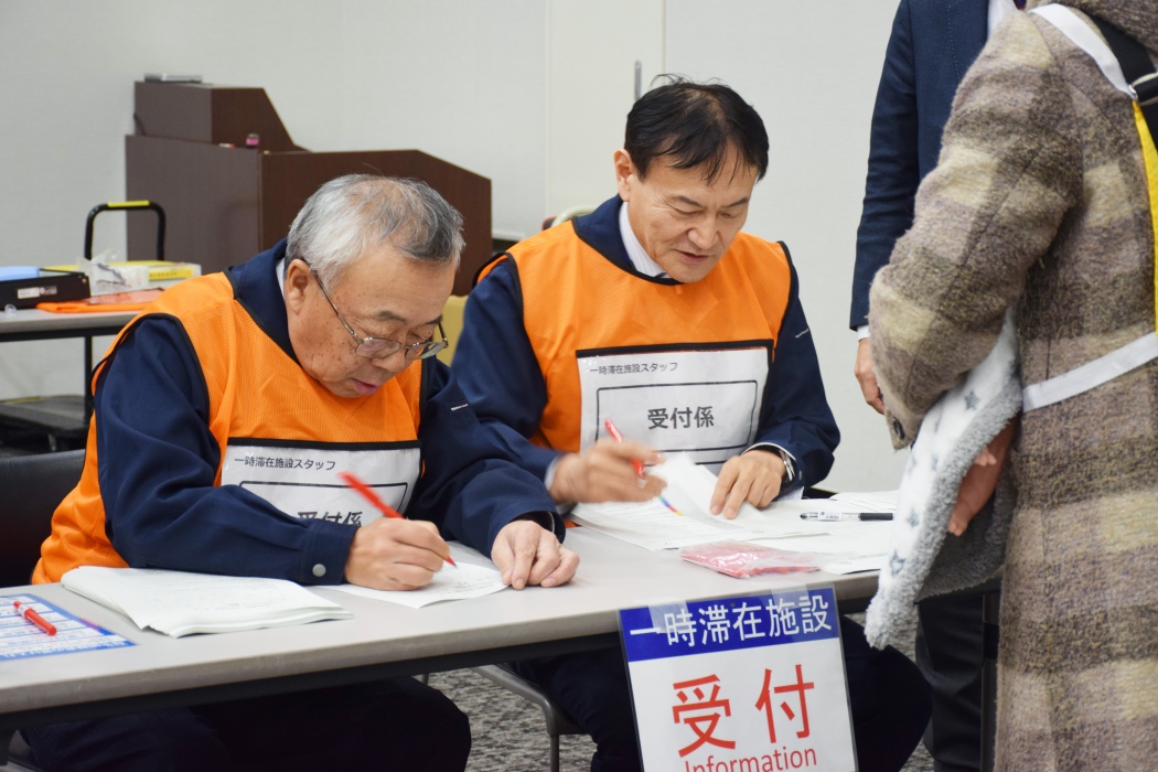 地域の「一時滞在施設運営訓練」で本学開発のキットを活用