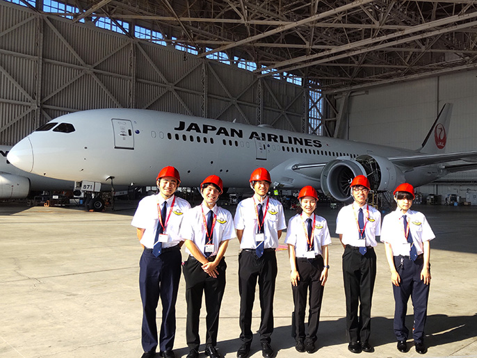 航空理工学専攻の第7期生が日本航空株式会社（JAL）の施設を見学