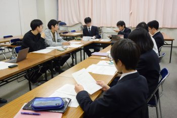 村上研究室 まちづくり学科 がデザインした防災訓練が都立南多摩中等教育学校で行われました 18年度のお知らせ 工学院大学