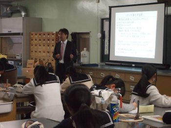 生命化学科が桐生女子高等学校 群馬県 で出張講義を行いました 18年度のお知らせ 工学院大学