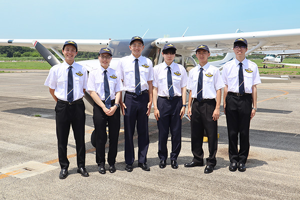 観光専門学校使用品　飛行機　旅客機　椅子　実習用④ 観光専門学校使用品 飛行機 旅客機 椅子 実習用④ 佐渡線想定