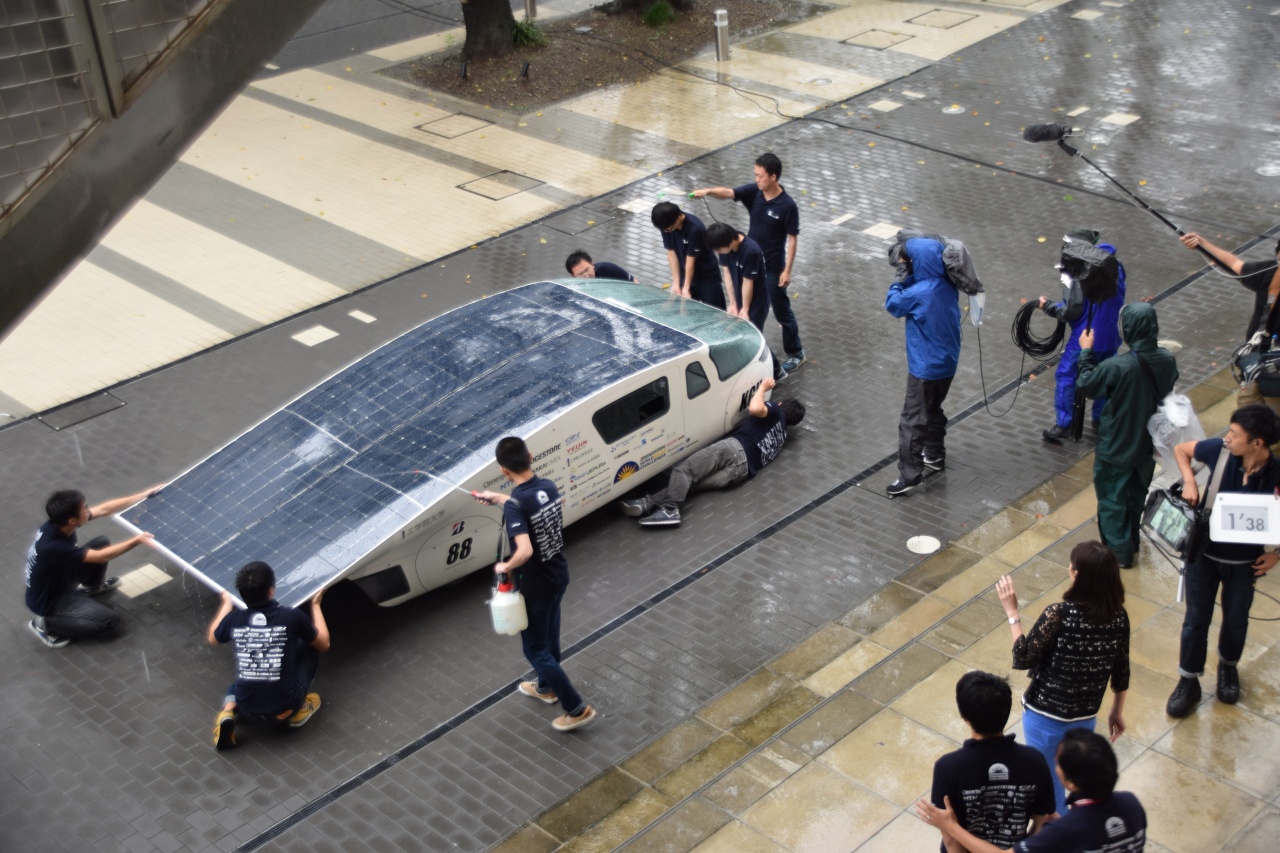 ソーラーカープロジェクトがNHKニュース「おはよう日本」生中継で新車両OWLを披露