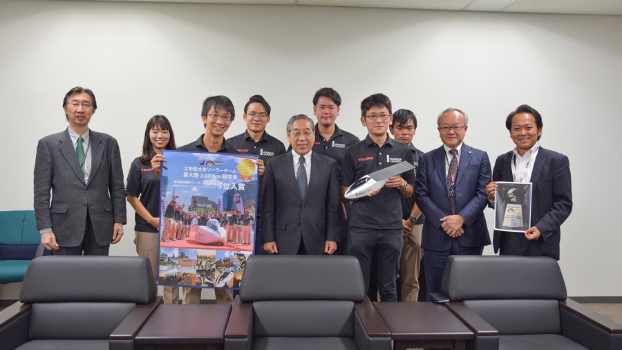 ソーラーチーム、2019BWSC参戦結果を学長に報告