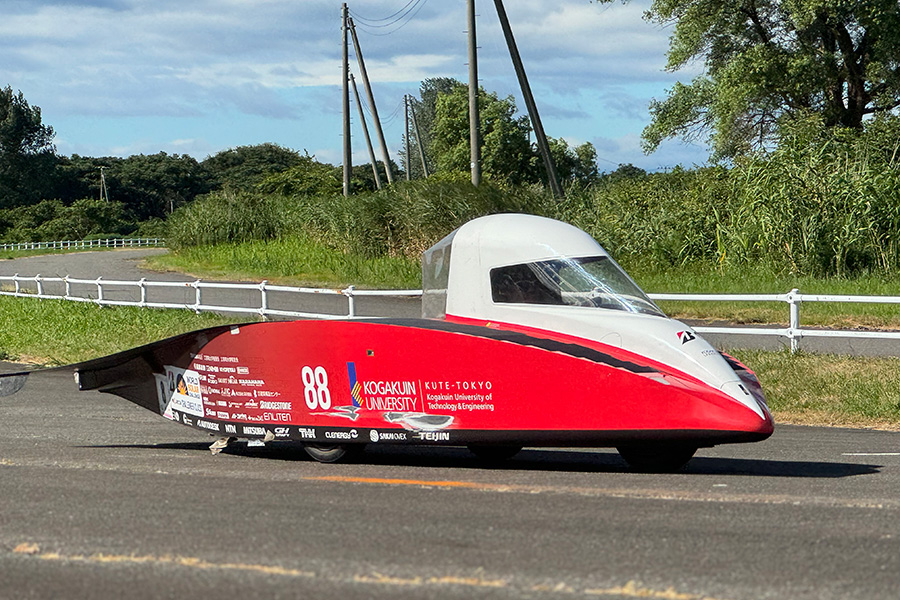 工学院大学ソーラーチームが国内最長のソーラーカーレース 「ワールド・グリーン・チャレンジ」で3位入賞